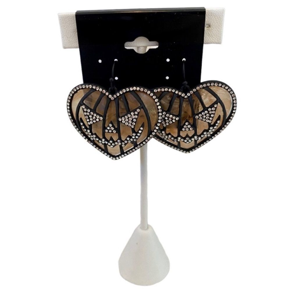 Heart Shaped Pumpkin Face Outlined in Black w/ Pave Crystals. Very Cool!